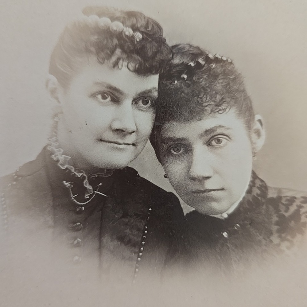 Unique Cabinet Card 2 Women Butting Heads, Ball Hair Combs, Prince, Galion Ohio